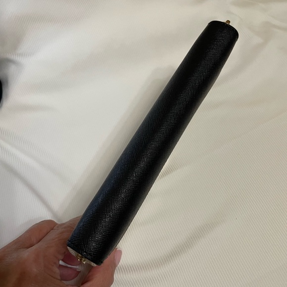 Kate Spade Laurel Way Neda Beige and Black Leather Zip Around Wallet - Picture 3 of 14